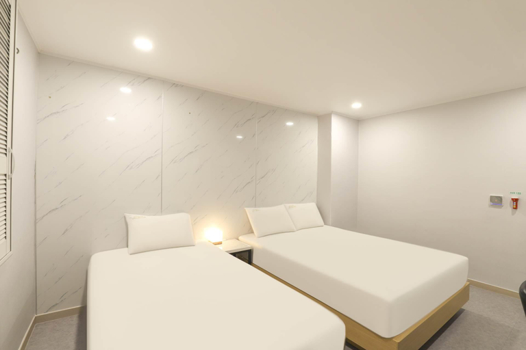 Bedroom 2, Boryeong (Daecheon) Sanho Beach Hotel, Boryeong