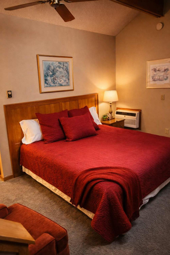 Bedroom 3, Top Floor Luxury, Sauna, Private Pool, Lake Bellaire Beach, 5 beds, 4 full bath, Antrim