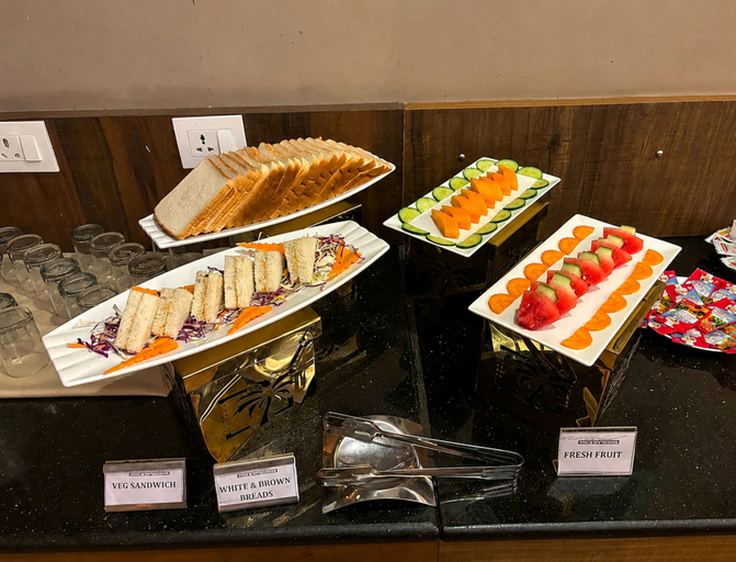 Food & Drinks 5, Hotel West End Mahipalpur Delhi IGI, Delhi