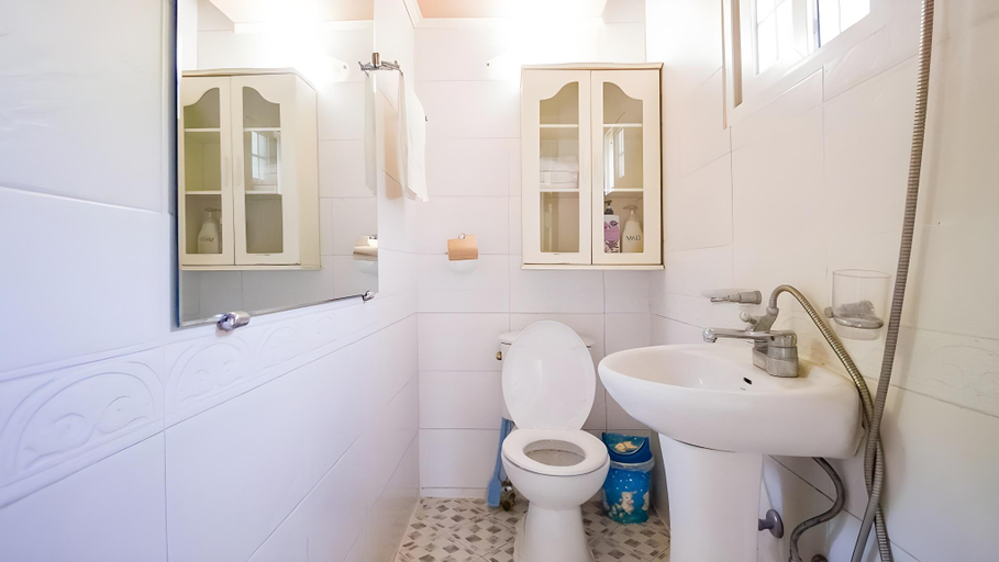 Bathroom 3, Anmyundo Dream Pension, Taean