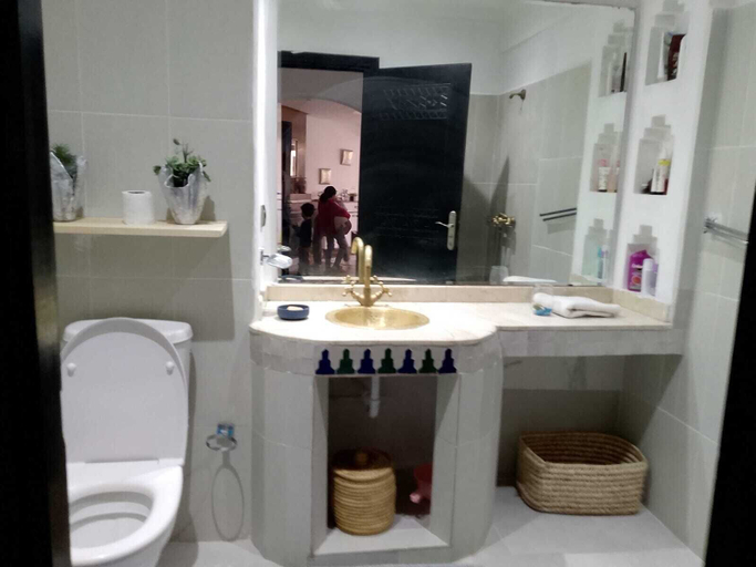 Bathroom 3, Appartement confortable, Marrakech