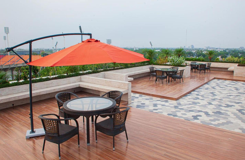 Balcony/terrace 3, Casa Reina Luxury Apartment, Lahore