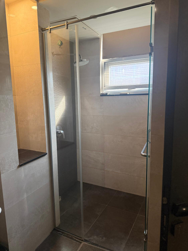 Shower, Casa Reina Luxury Apartment, Lahore