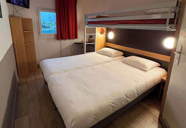 Bedroom 3, B&B HOTEL Lisieux Parc des Expositions, Calvados