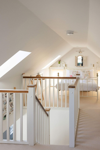 Room 3, Stylish Itchenor Home Walk to Harbour Pub, West Sussex