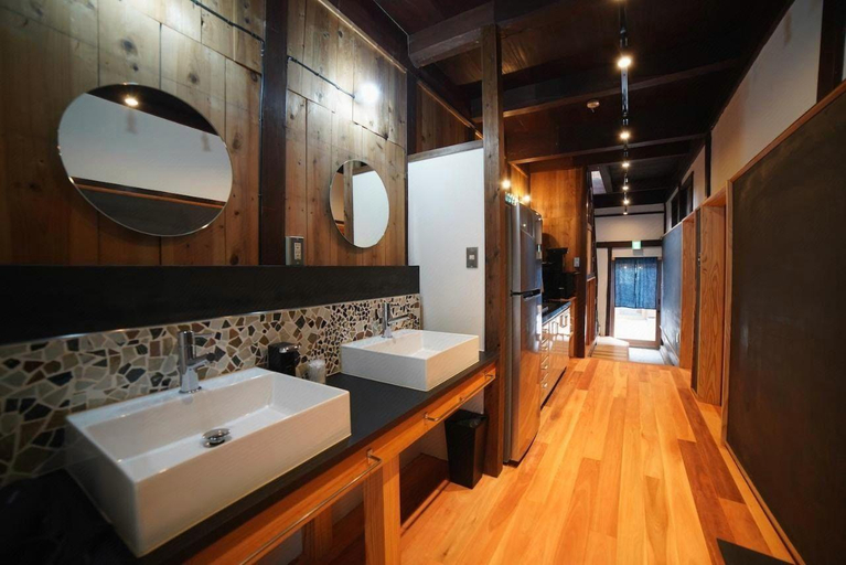 Bathroom, WATOWA, Ōda