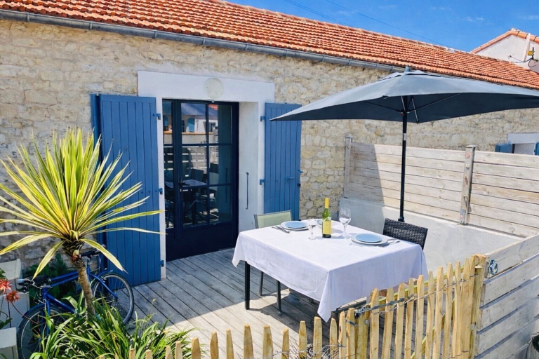 Outdoor dining 3, Clos des Aigrettes, Charente-Maritime
