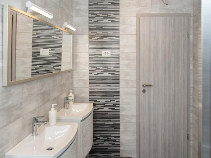 Bathroom 3, House in Fazana with Private Pool and Beach, Fažana