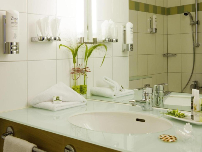 Bathroom 3, Mercure Hotel Dortmund City, Dortmund