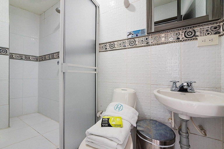 Bathroom 5, Hotel Exito, Dosquebradas