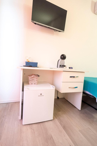 Others 3, Prestige House 7, Cosenza