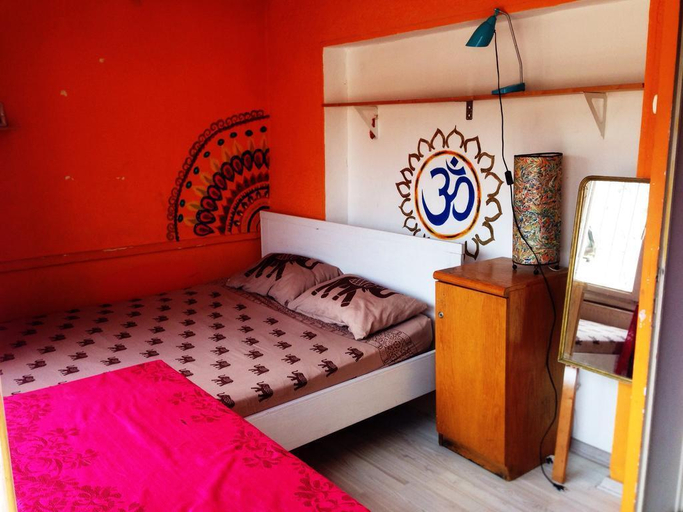 Bedroom 2, Shantihome Hostel Izmir, Konak