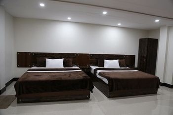 Others 4, Hotel Shanghai, Lahore