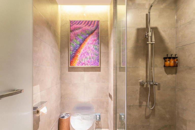 Bathroom 4, Lavande Hotel Qingdao North Station Siliu South Road, Qingdao