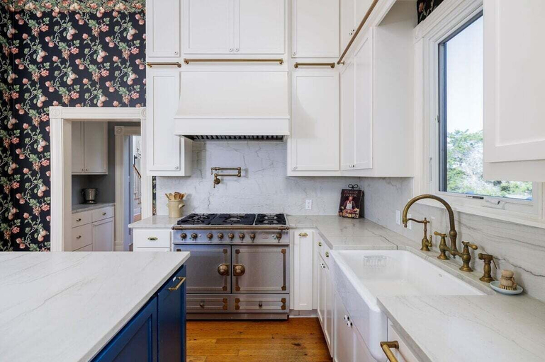 Private kitchen 2, Unique Victorian Home - Pool - Pets - Firepit, Hays