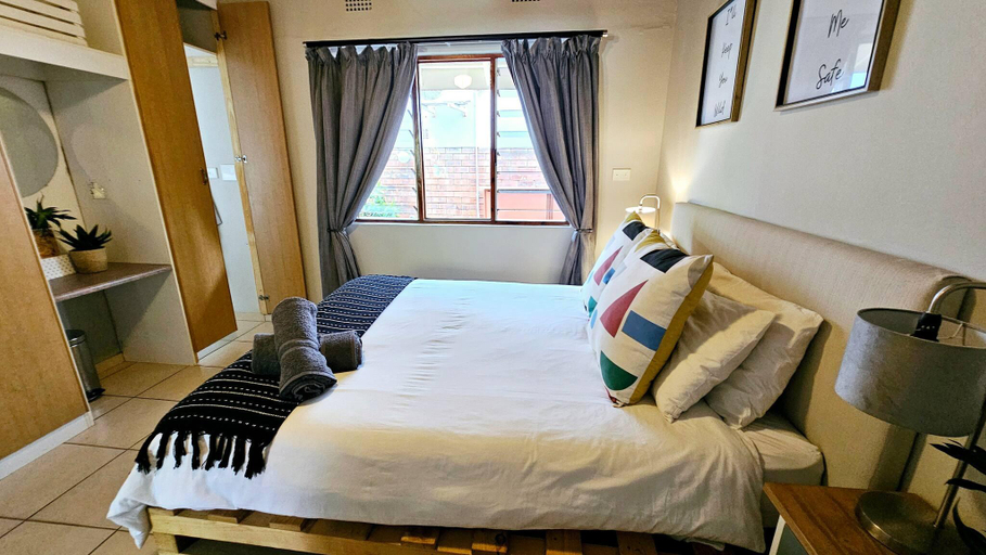 4, Crabb Cottage and escape, Umkhanyakude