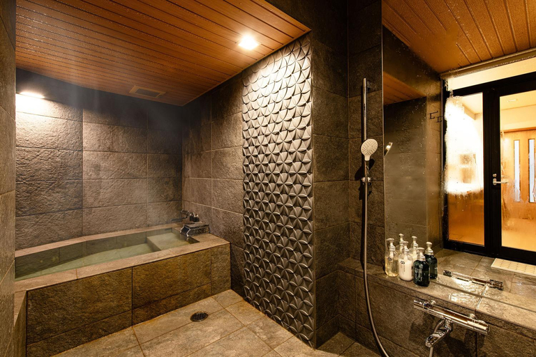 Bathroom 4, Hoshi, Komatsu