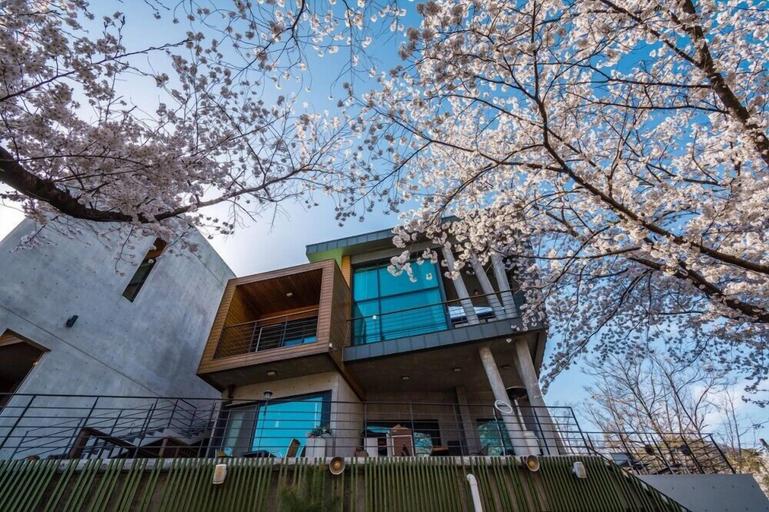 Exterior & Views 2, M&M Pension, Gapyeong