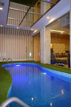 Others 1, Hilton Suites, Lahore