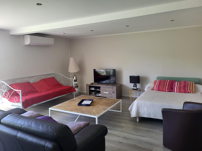 Bedroom 4, le rocher, Corse-du-Sud