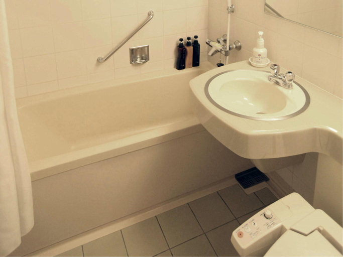 Bathroom 4, Chigusa Hotel, Kitakyūshū