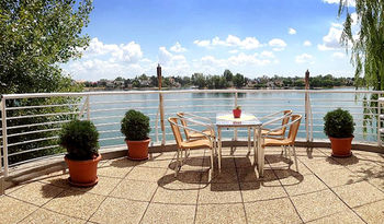 Others 4, Hotel Zátoka, Senec