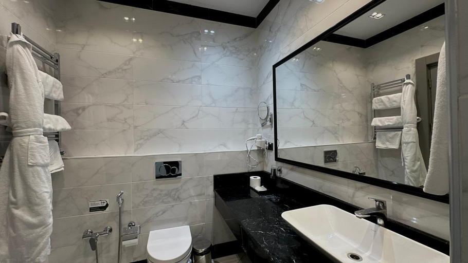 Bathroom 2, Seven Rooms Boutique Hotel, Baku