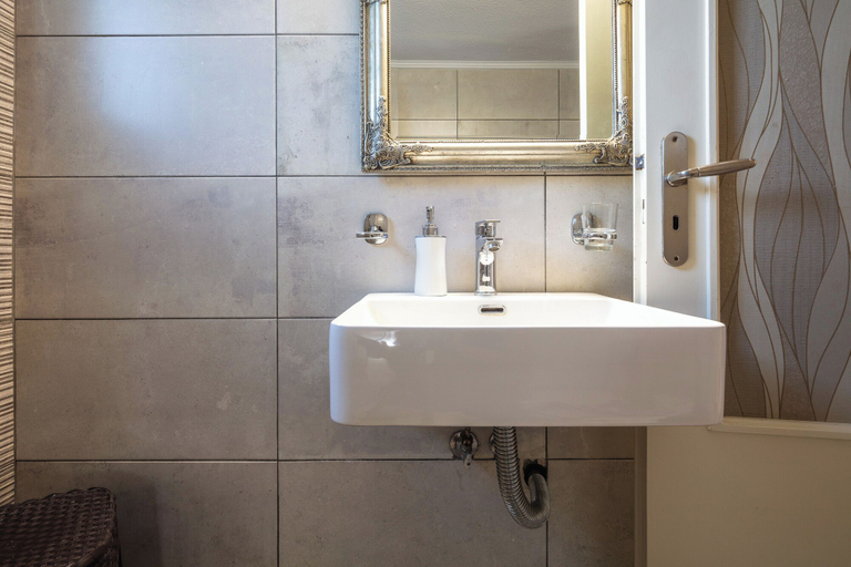 Bathroom 3, Villa Aetos, Crete