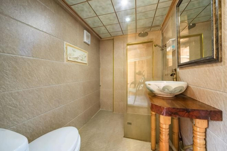Bathroom 3, Longji Rice Terraces Fengya Mountain Dwelling B&B, Guilin