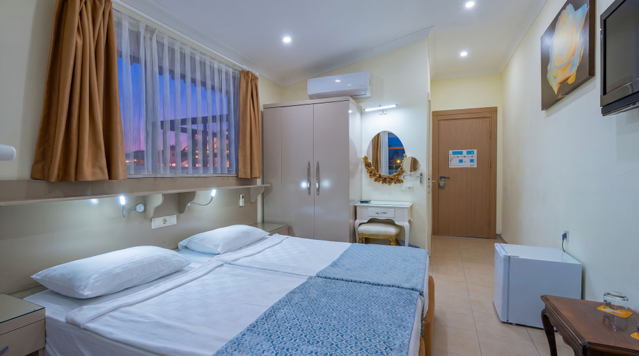 Bedroom 3, Gallion Hotel, Alanya