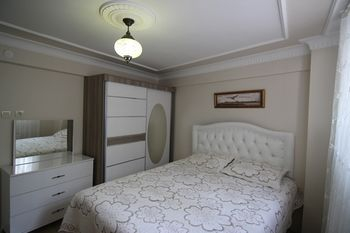 Others 4, Yılmaz Apart, Fatih