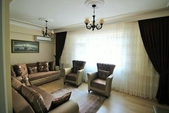 Others 5, Yılmaz Apart, Fatih