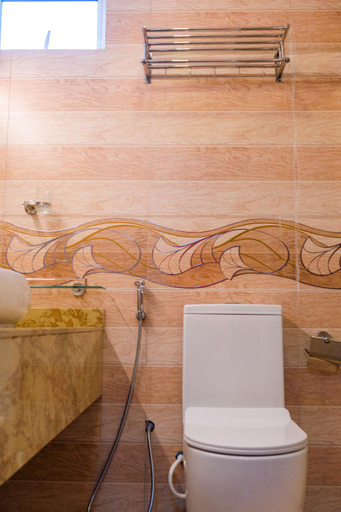 Bathroom 5, Sands Grand