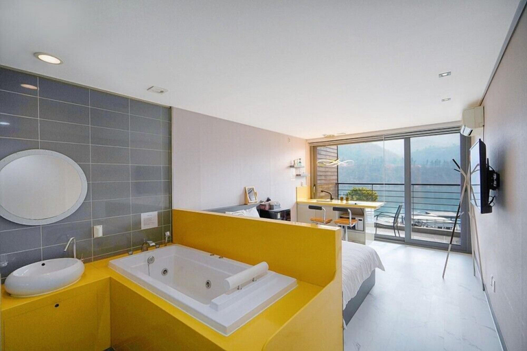Bathroom 4, M&M Pension, Gapyeong