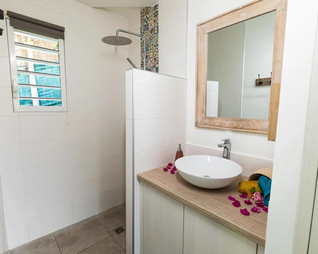 Bathroom, Mon'Desir Lodge - Bungalows, Case-Pilote