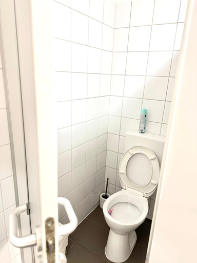 Bathroom 5, FAVORIT-ROOMS , Self Check-in , direkt Metro connection U1 to Centralstation-Airport and City-Center, Wien
