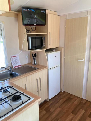 Private kitchen 2, Camping l'Ile d'Amour, Yonne