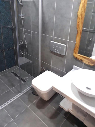Bathroom 5, Jakaranda Istiklal Boutique Hotel, Beyoğlu