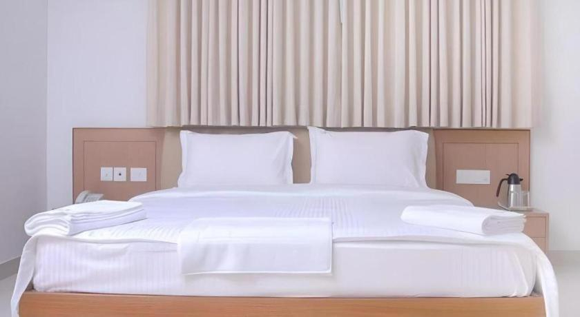 Bedroom 2, Sybaritic Suites, Hyderabad