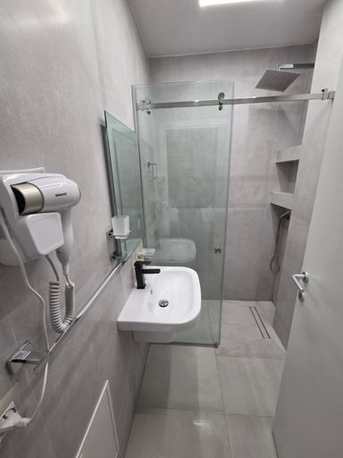 Bathroom 4, SanPietro Relax Apartment, Durrësit