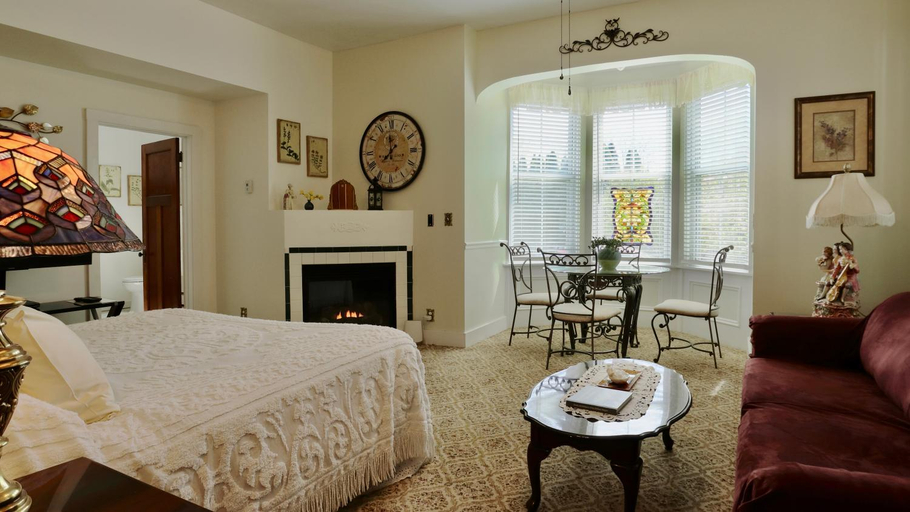 Bedroom 4, Cloran Mansion Bed & Breakfast, Jo Daviess