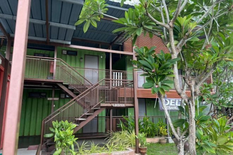 Exterior & Views