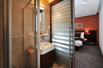 Others 4, Hotel BEIGLI y Jardín, Bratislava I