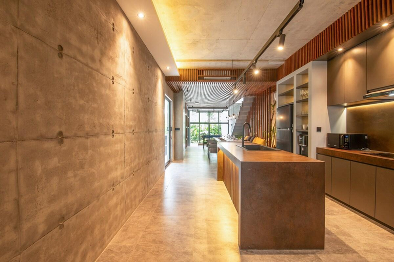 5, Trendy 4BR Villa, Central Canggu, 8mins to Beach, Badung