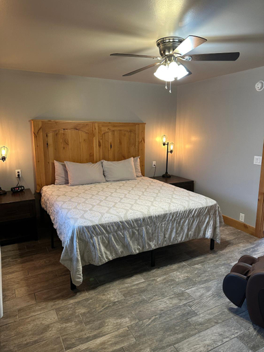Bedroom 3, Columbine Inn, Larimer