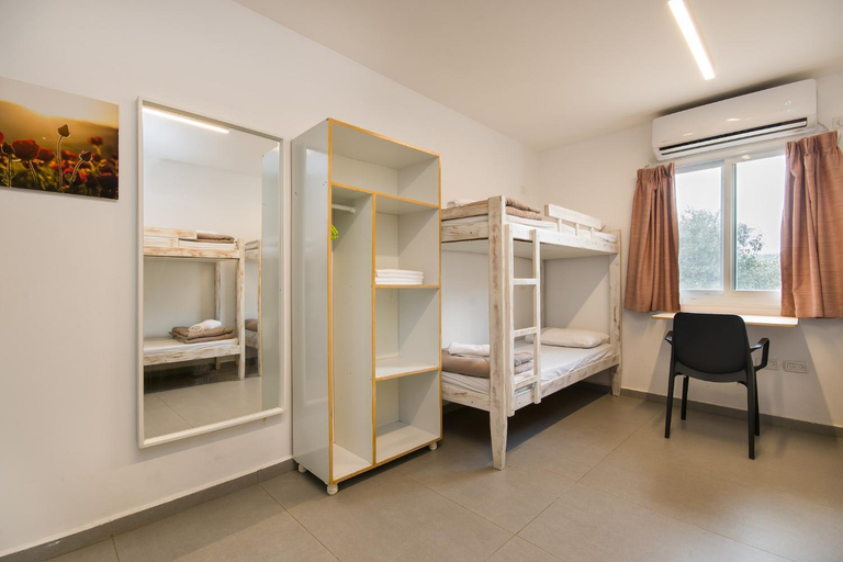 Bedroom 2, SPNI Alon Tavor Field school