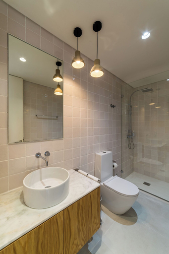 Bathroom 3, Gallery Hostel, Porto
