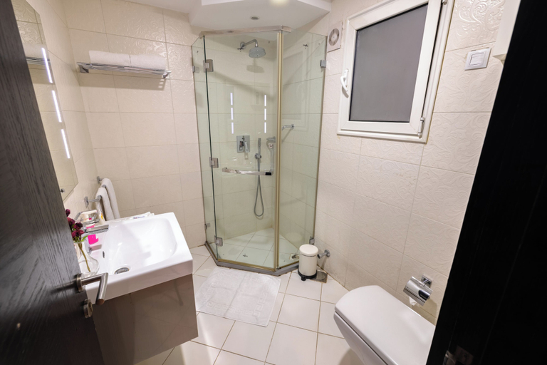 Bathroom 4, Alashrafia Smart Residence, Ad-Duqi