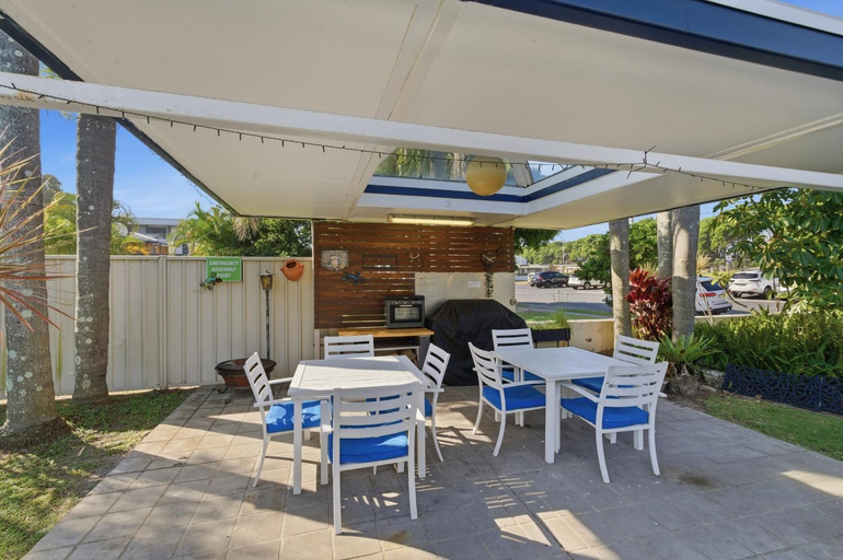 Food & Drinks 4, Ocean Parade Motel, Coffs Harbour - Pt A