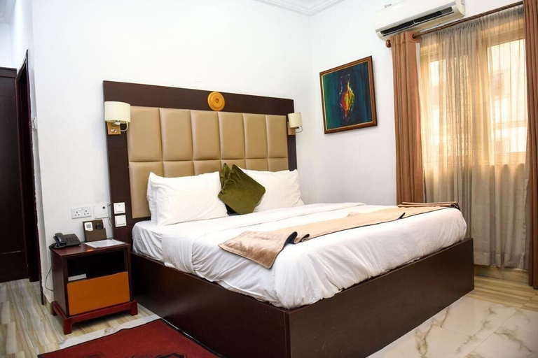 Room 4, Grand Palazzo Hotel & Suites Owerri, Owerri West